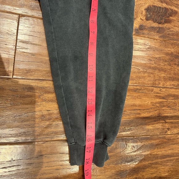 7 For All Mankind Dark Grey Cropped Crewneck with Ruffles, L - Picture 10 of 10